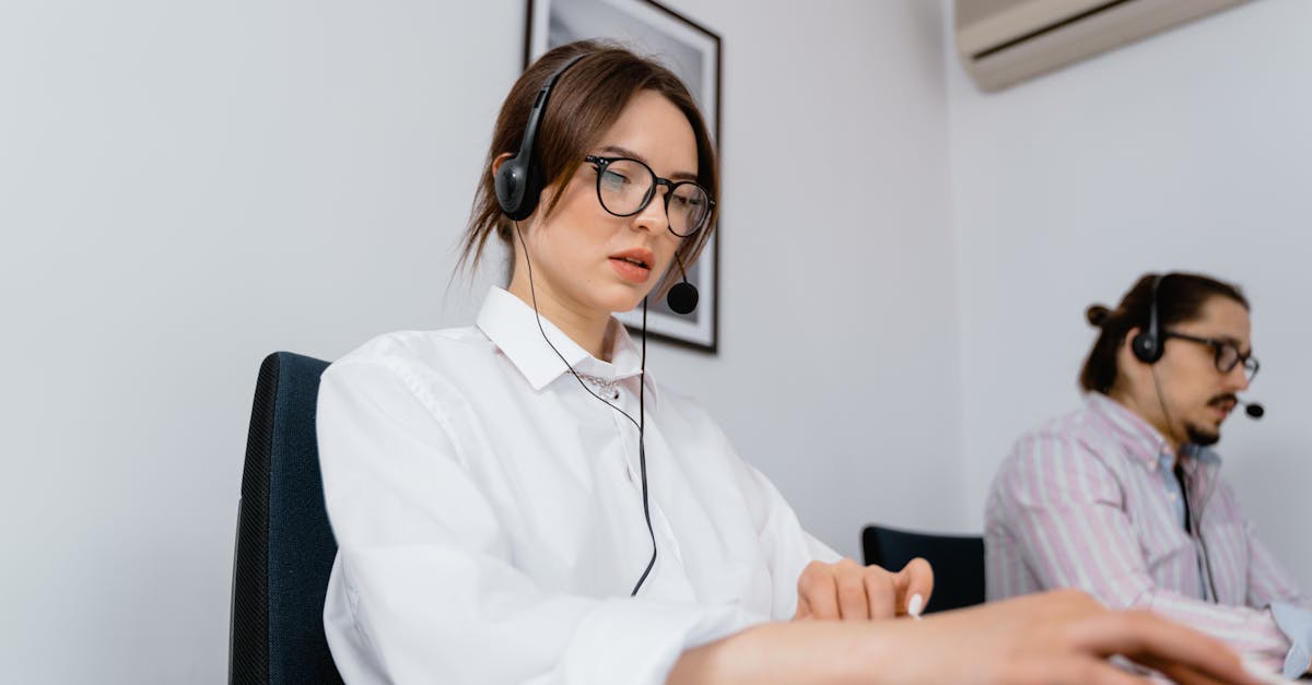 副卡实名账号：约宝宝app详情下载教程